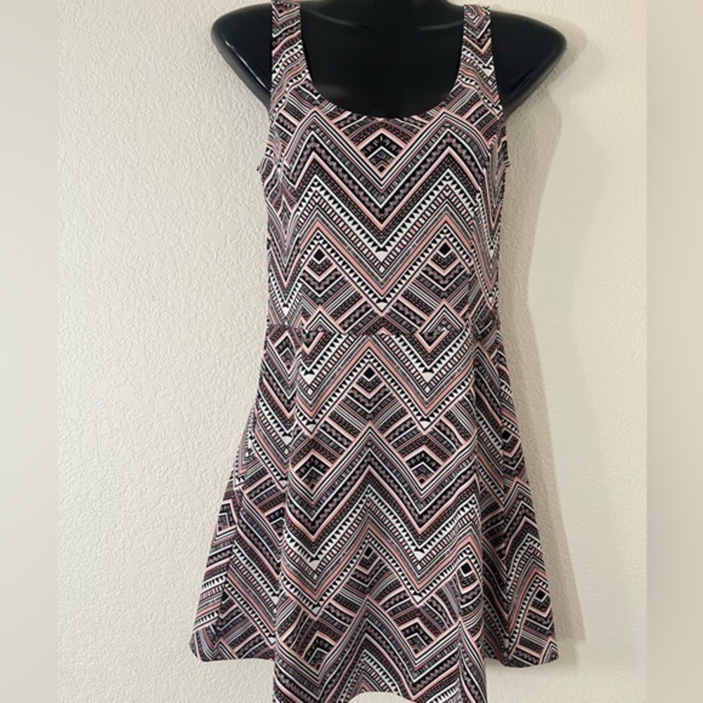 NWT H&M chevron dress